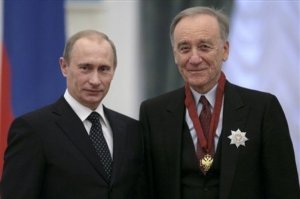 Rodion Stsedrin saa Venäjän valtionpalkinnon presidentti Putinilta.